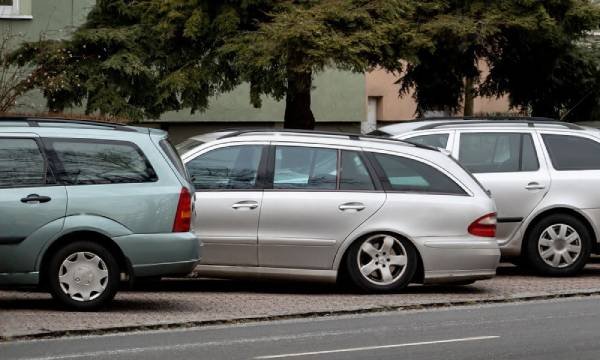 Car Sits Lower on One Corner
